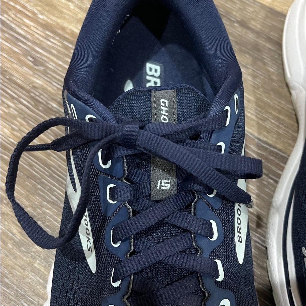 Brooks Women’s Ghost 15 Running Shoes - navy blue and White - Picture 8 of 9